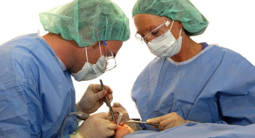 interventii chirurgicale dentare